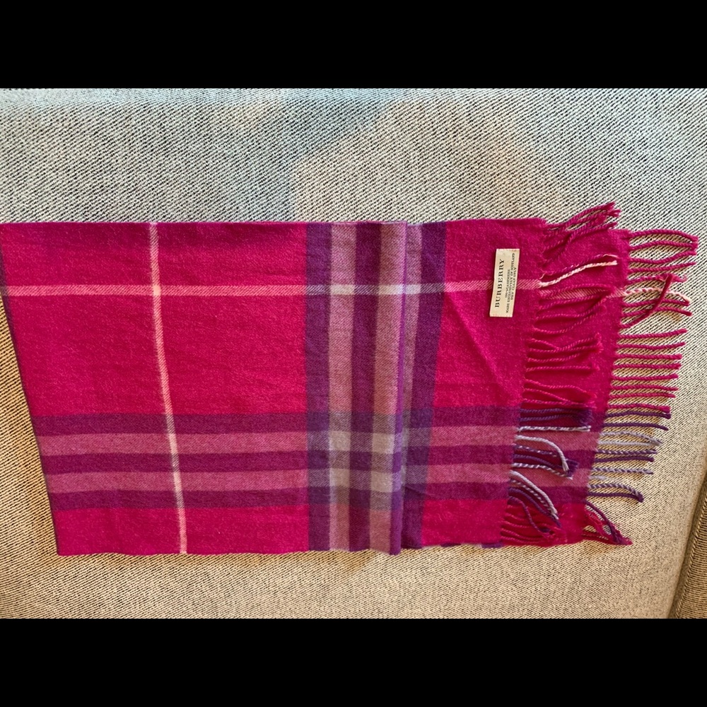 BURBERRY Cashmere Scarf